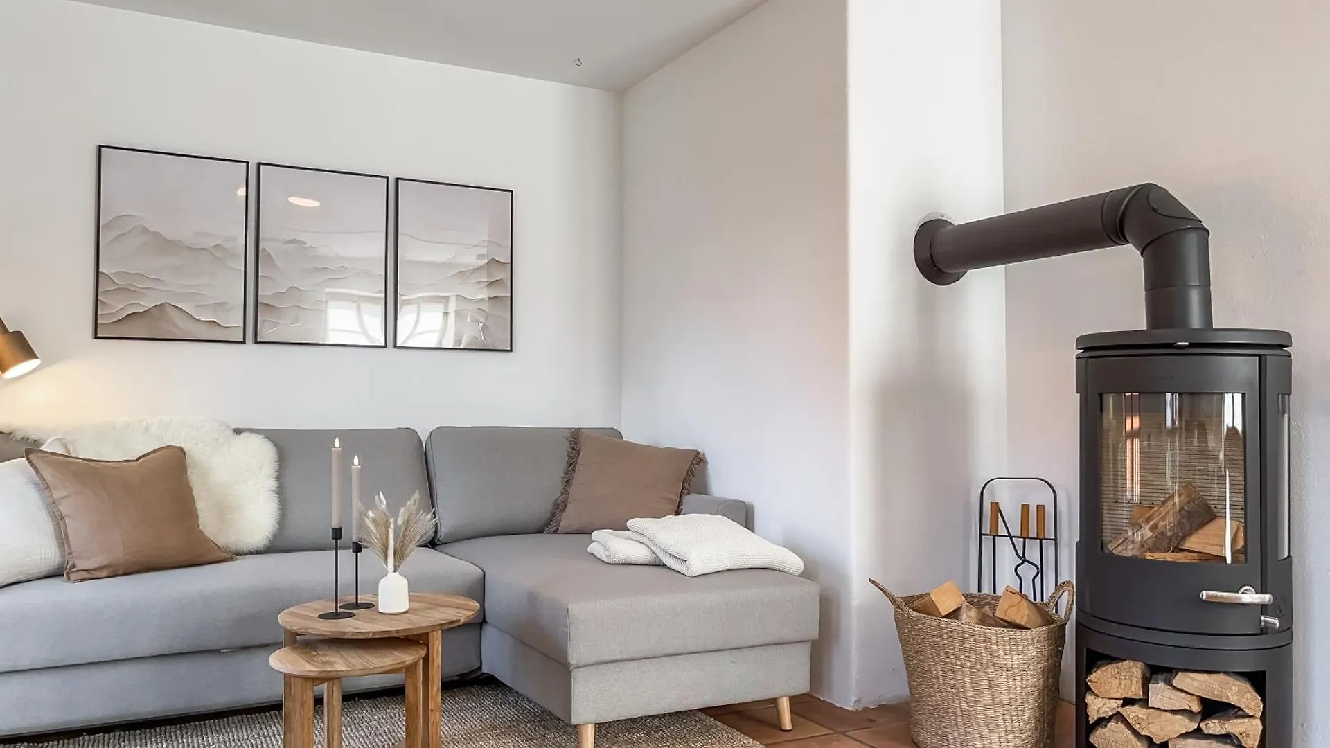 Apartment Fuer 6 - Bergblick, Balkon, Kamin, Kino, Yoga, Parkplatz Garmisch-Partenkirchen Almanya